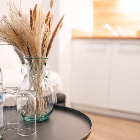 Zentrahome - Balkon Outlet Zentral Smarttv Business Metzingen  Kültér fotó