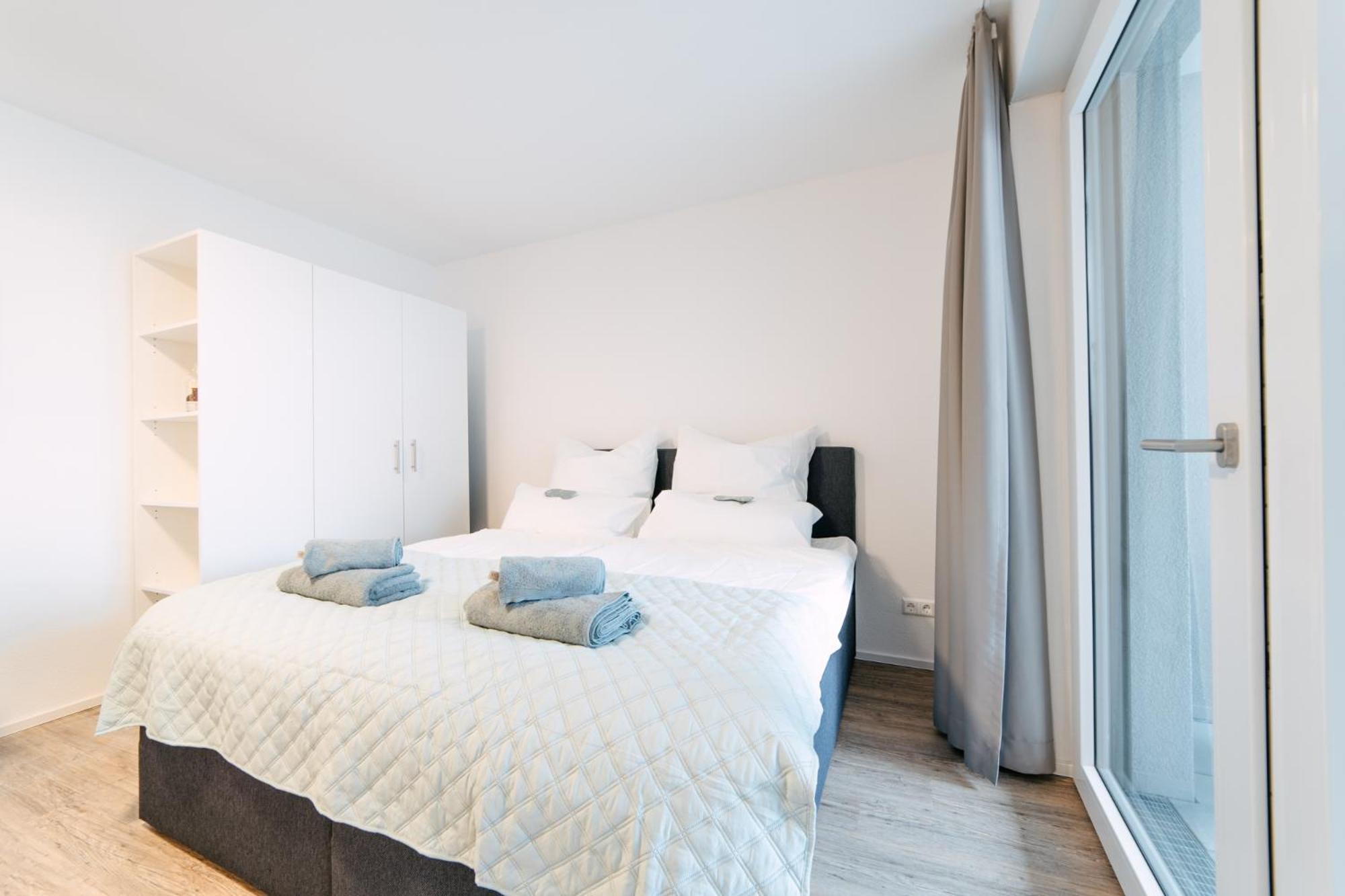 Zentrahome - Balkon Outlet Zentral Smarttv Business Metzingen  Kültér fotó