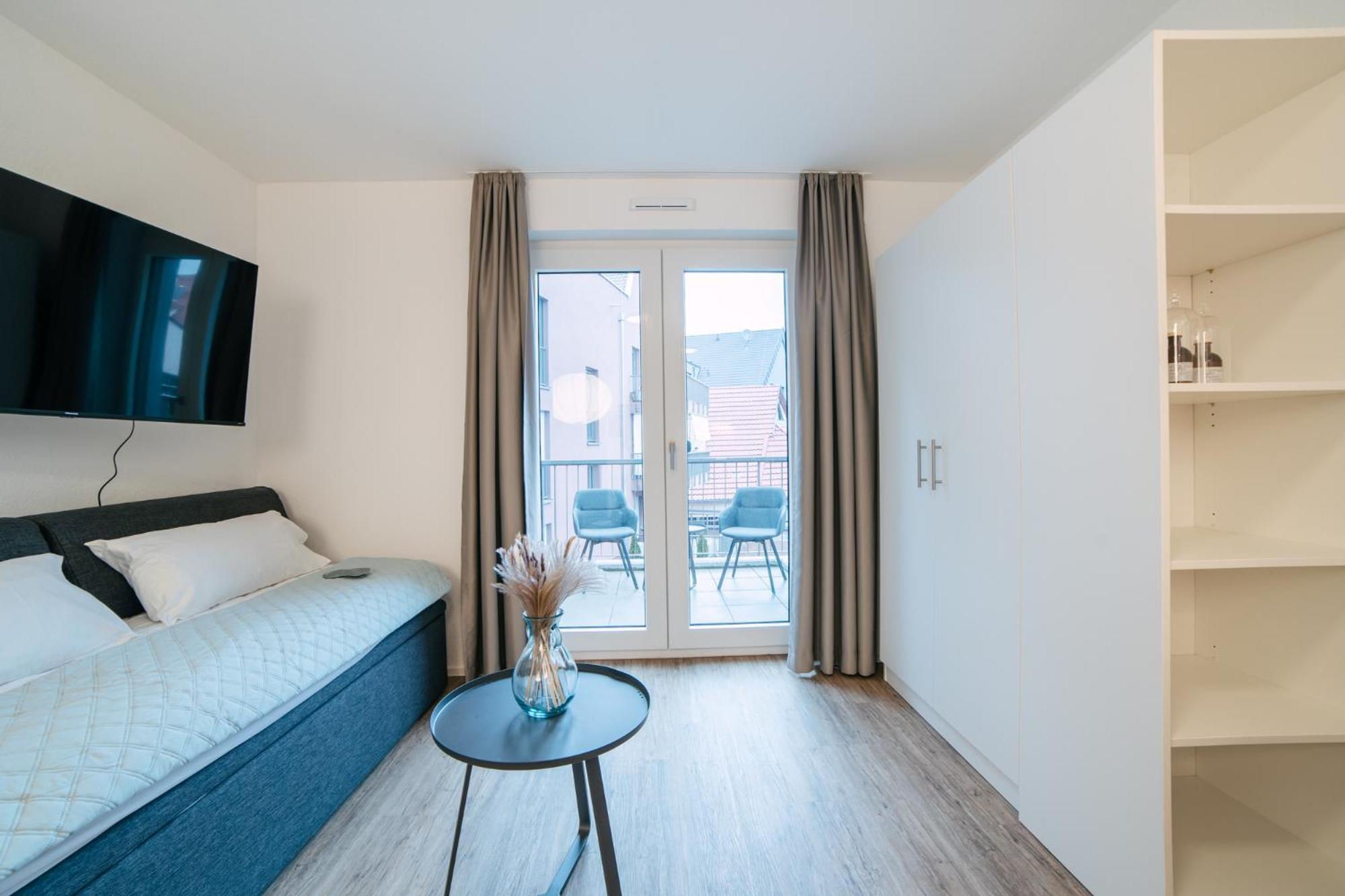 Zentrahome - Balkon Outlet Zentral Smarttv Business Metzingen  Kültér fotó